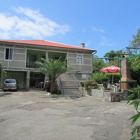 Joni Guest House Batumi Bagian luar foto