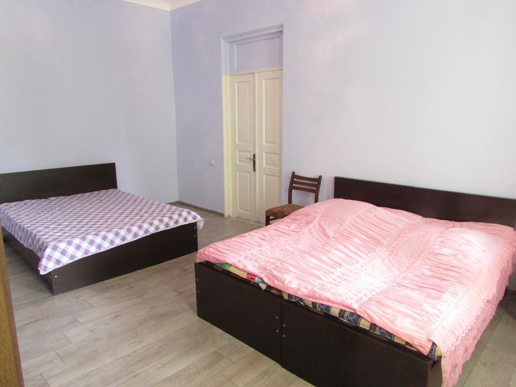 Joni Guest House Batumi Bagian luar foto