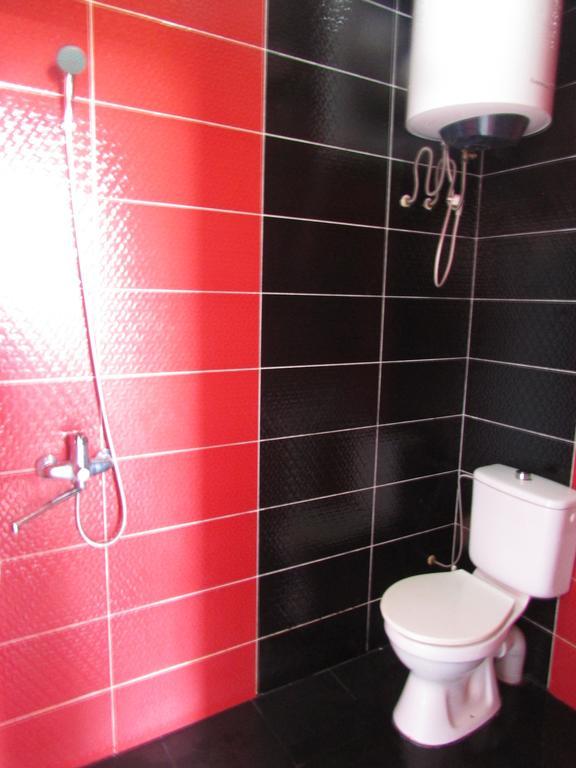 Joni Guest House Batumi Bagian luar foto