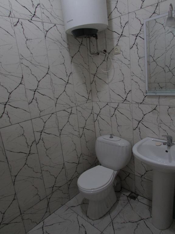 Joni Guest House Batumi Bagian luar foto