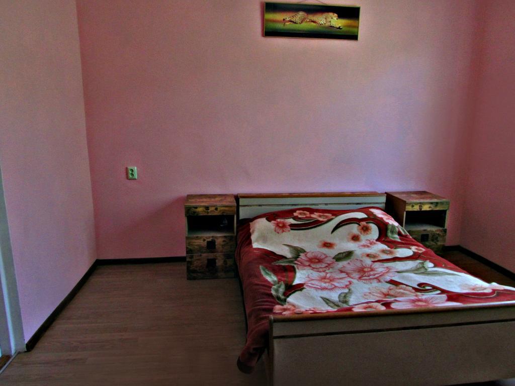 Joni Guest House Batumi Bagian luar foto
