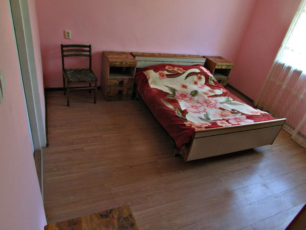 Joni Guest House Batumi Bagian luar foto